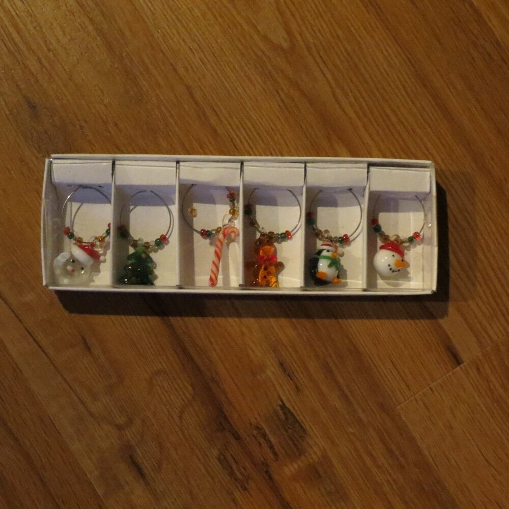 Source Unknown Festive Wine Charms Set